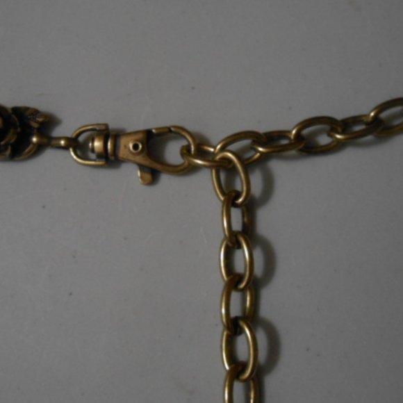 Betsey Johnson Brass Toned Rose Floral Sparkly Stone Metal Chain Link Belt - Picture 13 of 16